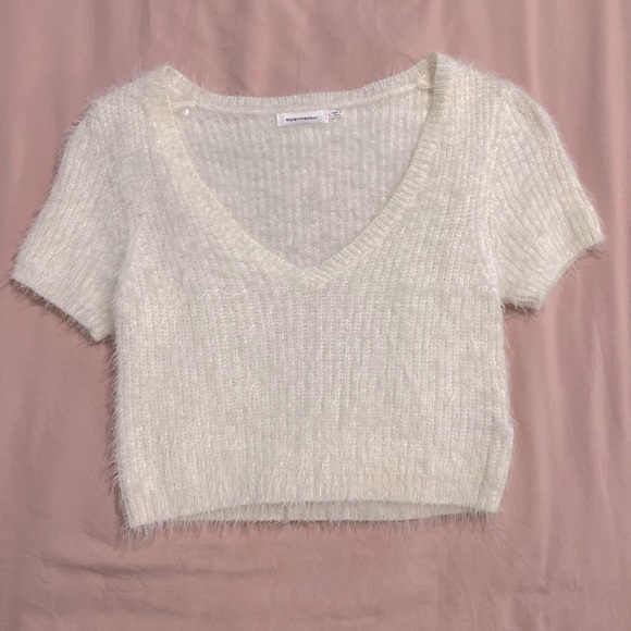 Skylar + Madison Fuzzy Cropped Top - Picture 1 of 3